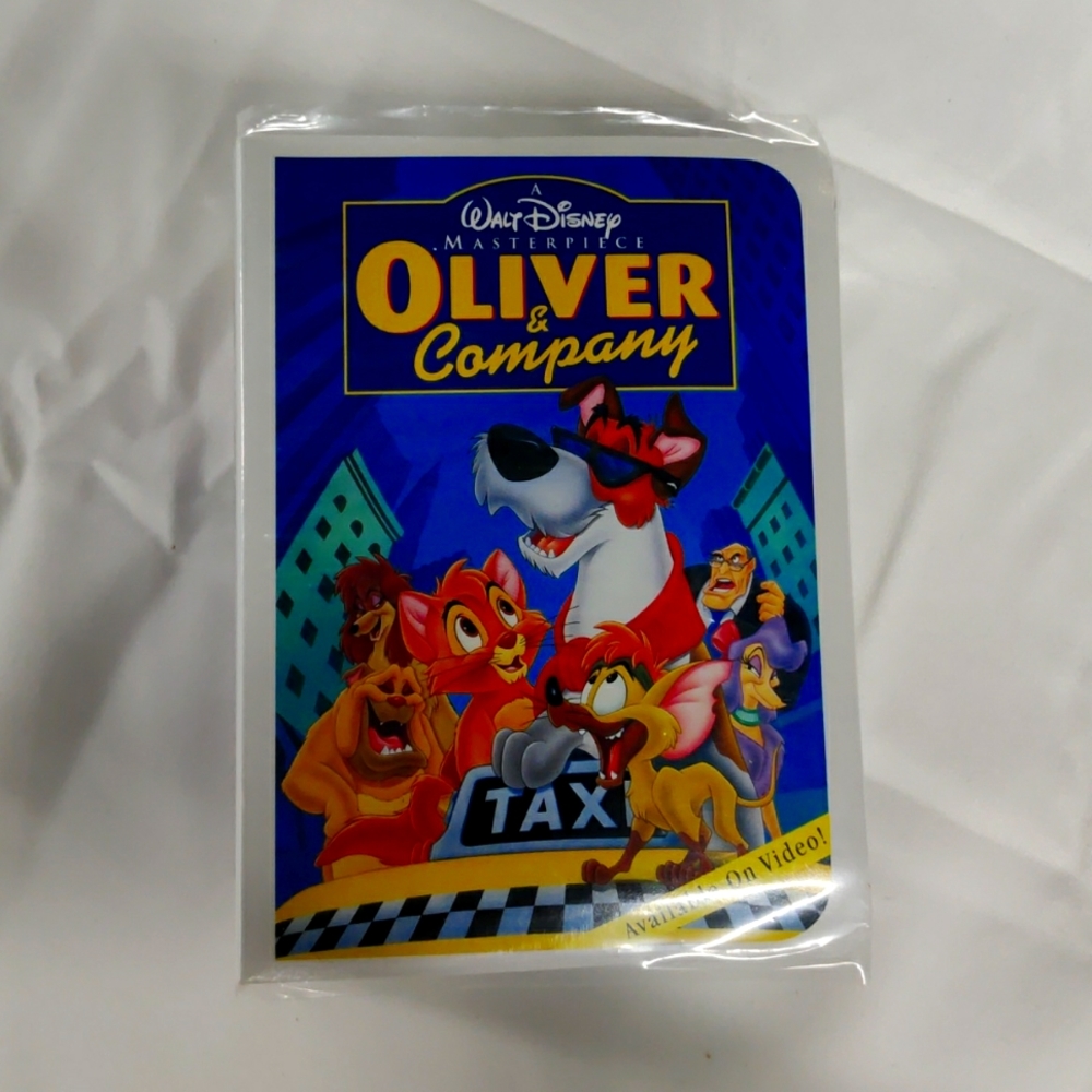1997 Happy Meal: Disney's Masterpiece collection #4 Dodger- Oliver and